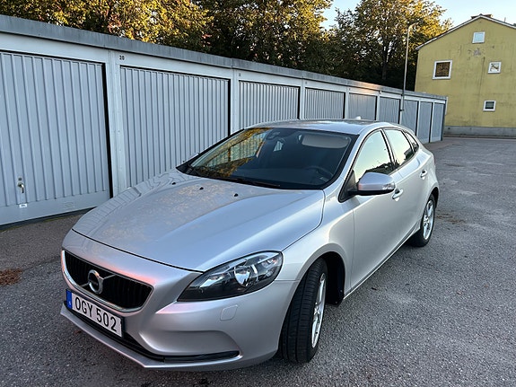 Volvo V40 8 of 9