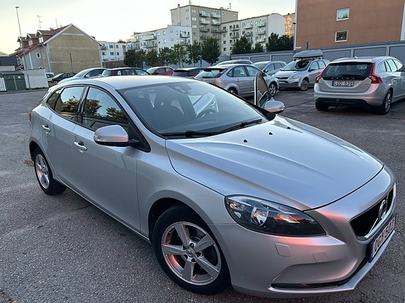 Volvo V40 9 of 9