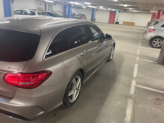 Mercedes-Benz C220 3 of 3