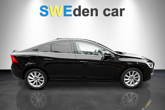 Volvo S60 4 of 5