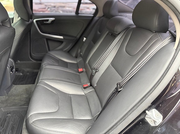 Volvo S60 9 of 14
