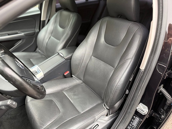 Volvo S60 8 of 14