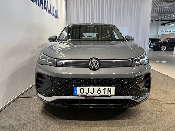 Volkswagen Tiguan 4 of 26
