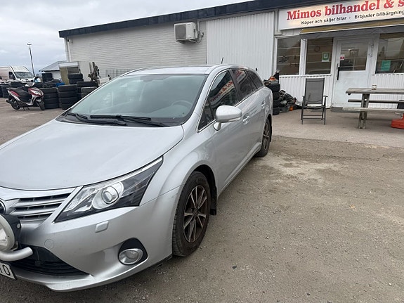 Toyota Avensis 3 of 5