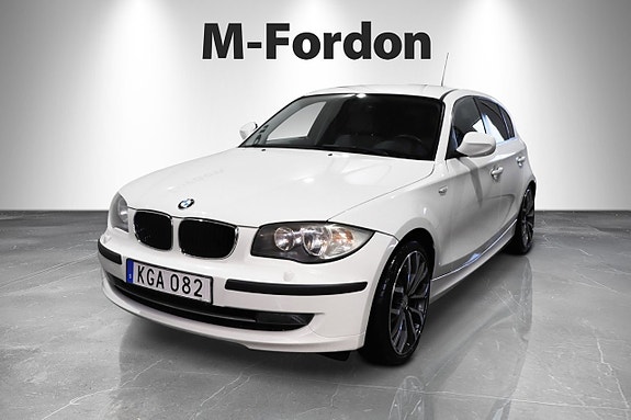 BMW 116i 2 of 5