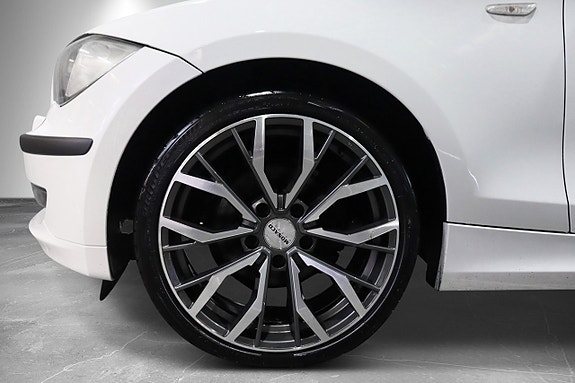 BMW 116i 7 of 17