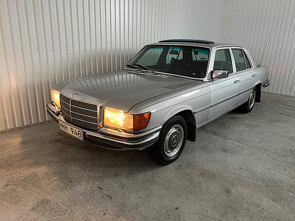 Mercedes-Benz 280 SE 4 of 19
