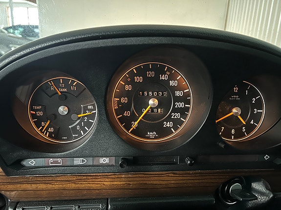Mercedes-Benz 280 SE 19 of 19