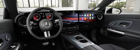 Mercedes-Benz CLA350 3 of 4