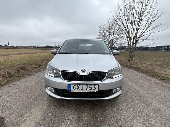 Skoda Fabia 2 of 21