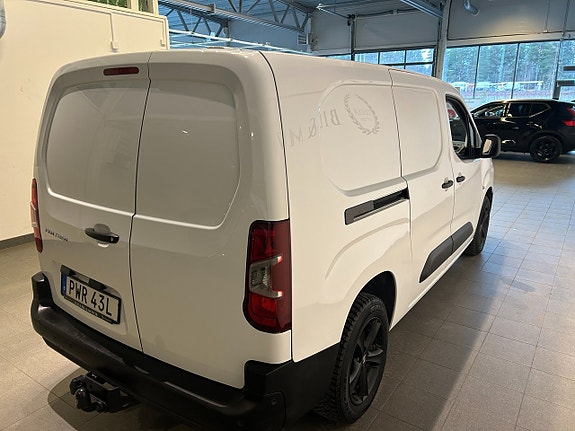 Peugeot Partner 3 of 5