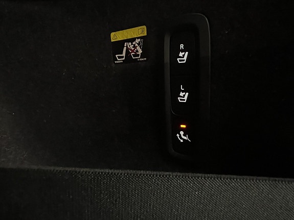 Volvo XC40 30 of 30