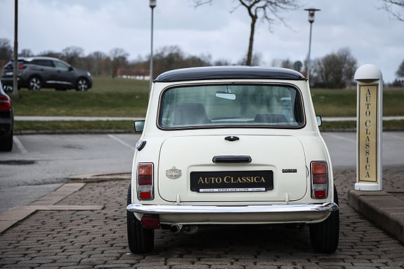 Austin Mini 6 of 13