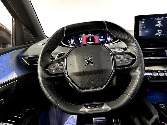 Peugeot 5008 8 of 17
