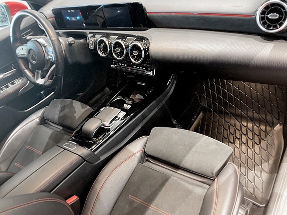 Mercedes-Benz A180 13 of 17
