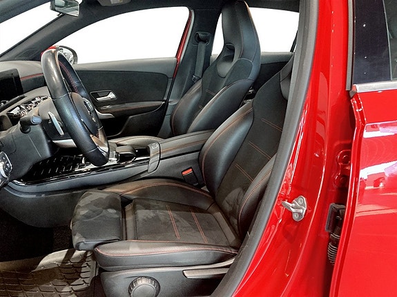 Mercedes-Benz A180 4 of 5