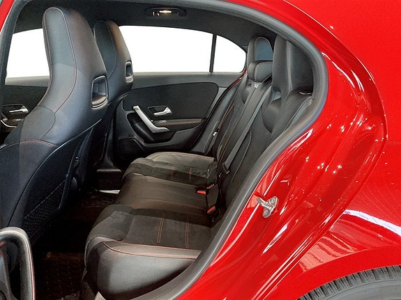 Mercedes-Benz A180 14 of 17