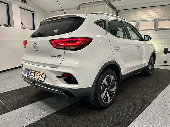 MG ZS 4 of 5