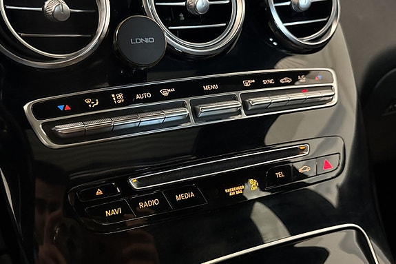 Mercedes-Benz GLC220 d 23 of 27