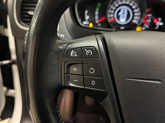 Volvo V40 11 of 17