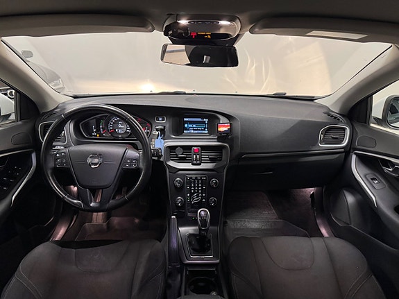 Volvo V40 10 of 17