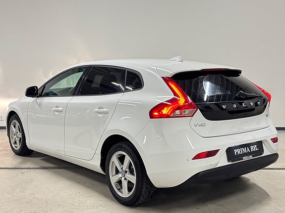 Volvo V40 4 of 17