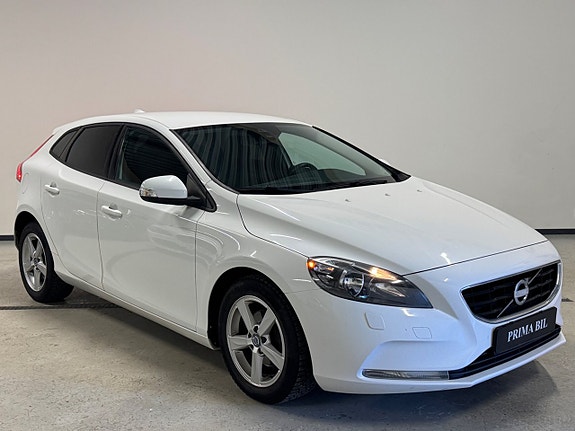 Volvo V40 3 of 17