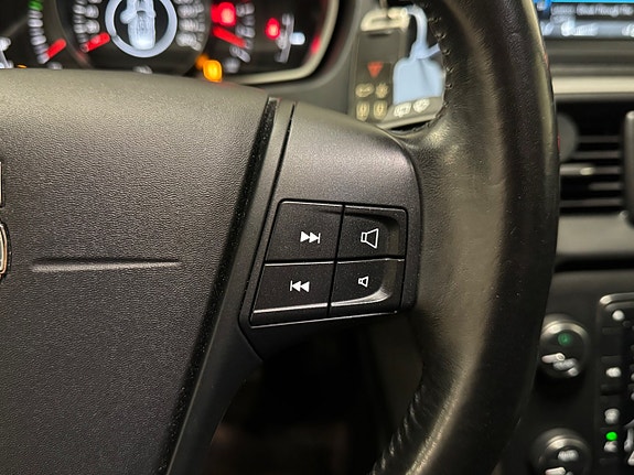 Volvo V40 12 of 17
