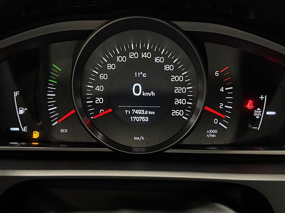 Volvo V40 13 of 17