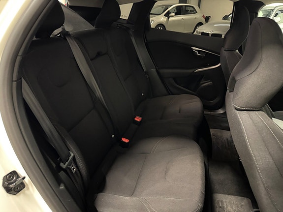 Volvo V40 17 of 17