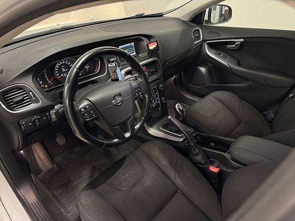 Volvo V40 9 of 17