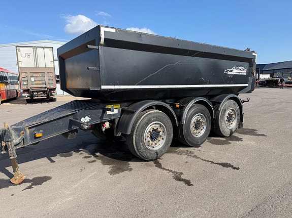 TIPPKÄRRA MAUR  TRIPPEL AXLAD