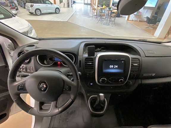 Renault Trafic 7 of 27