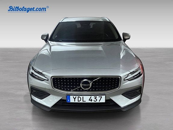 Volvo V60 Cross Country 4 of 5