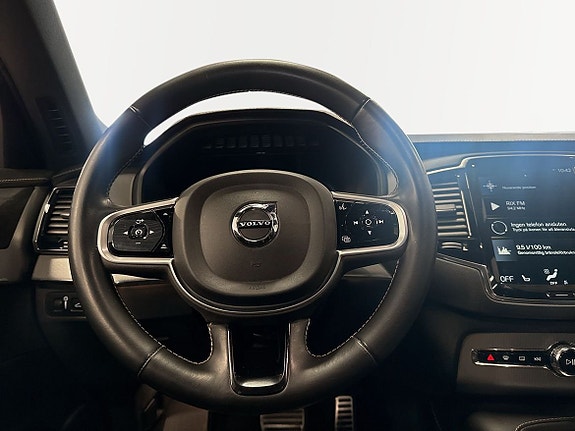 Volvo XC90 11 of 15