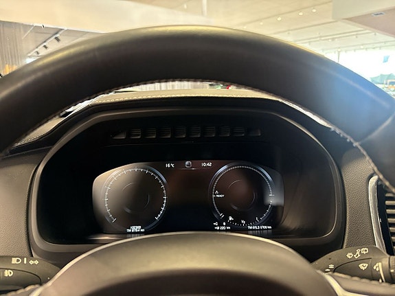 Volvo XC90 12 of 15
