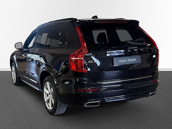 Volvo XC90 2 of 15