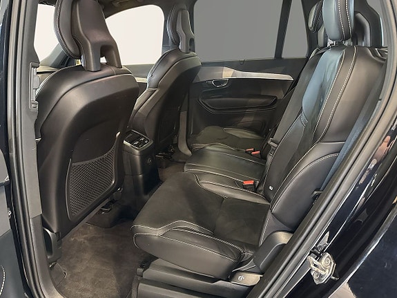 Volvo XC90 7 of 15