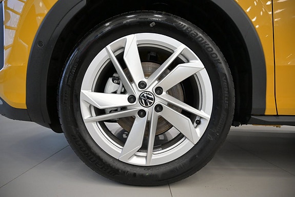 Volkswagen T-Roc 11 of 28