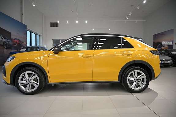 Volkswagen T-Roc 7 of 28