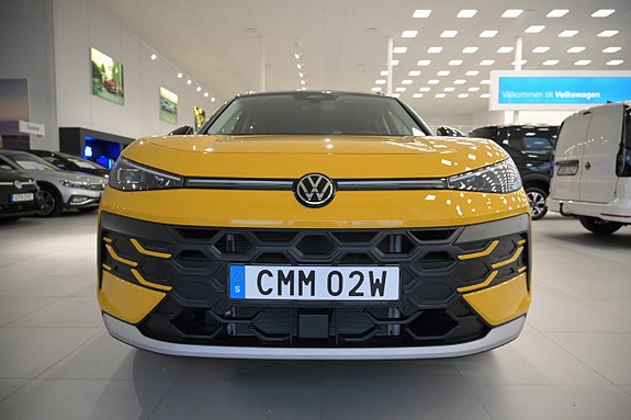 Volkswagen T-Roc 3 of 28