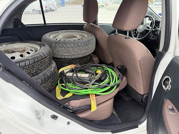 Citroen C-Zero 16 of 18