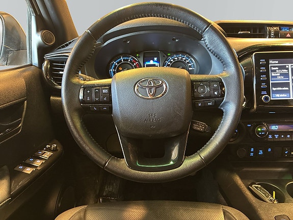 Toyota HiLux 9 of 23