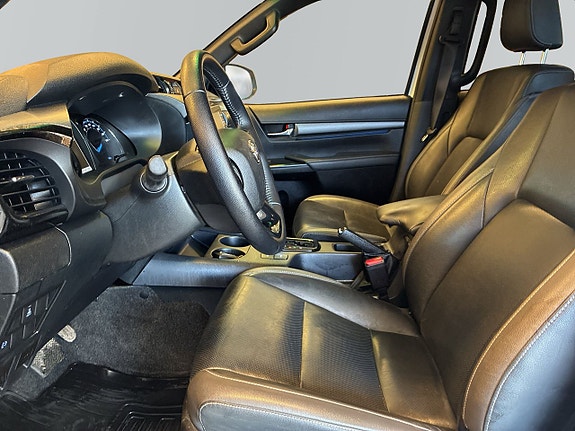 Toyota HiLux 7 of 23