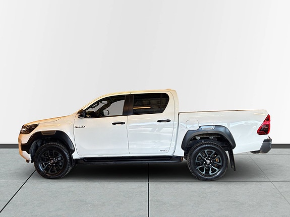 Toyota HiLux 4 of 5