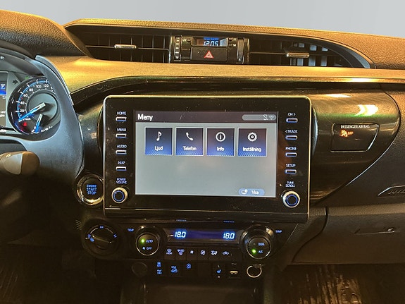 Toyota HiLux 15 of 23