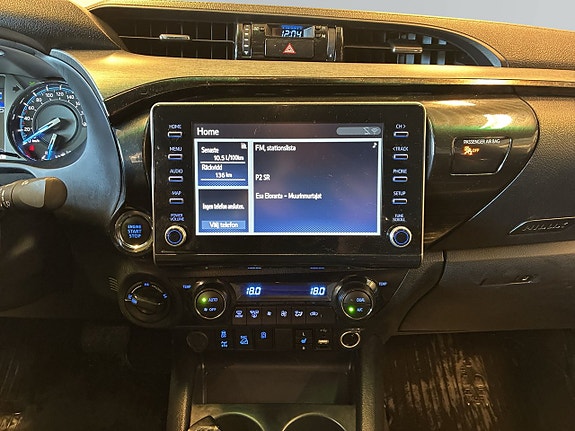 Toyota HiLux 11 of 23