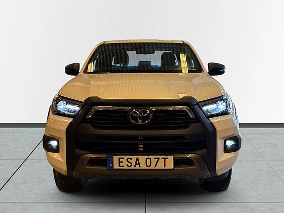 Toyota HiLux 2 of 5