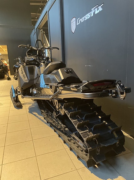 Ski-Doo Summit SP 146 850 3 of 3
