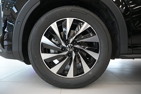Volkswagen T-Roc 10 of 27